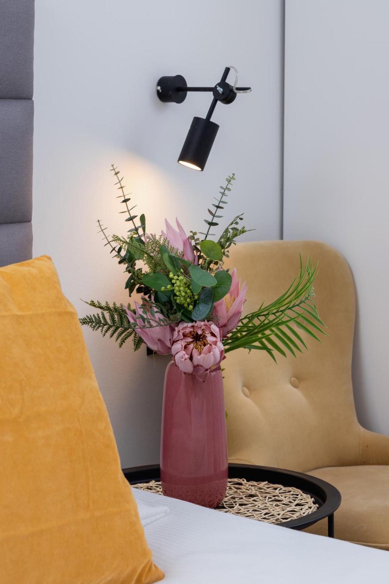 Cracow Miodowa 42 Elegant By Renters Apartment Krakow