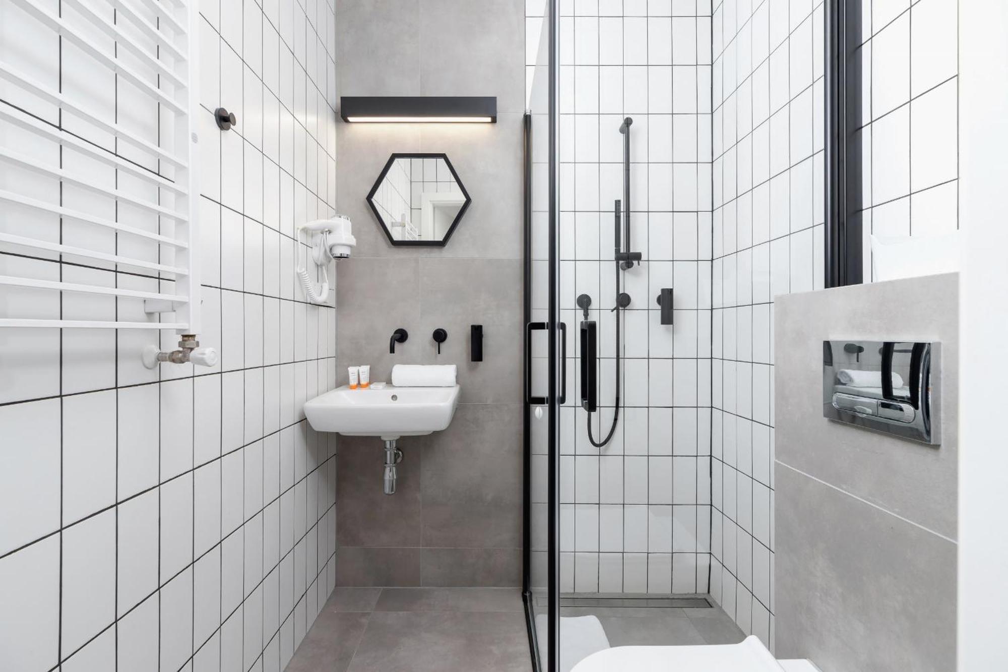 Cracow Miodowa 42 Elegant By Renters Krakow