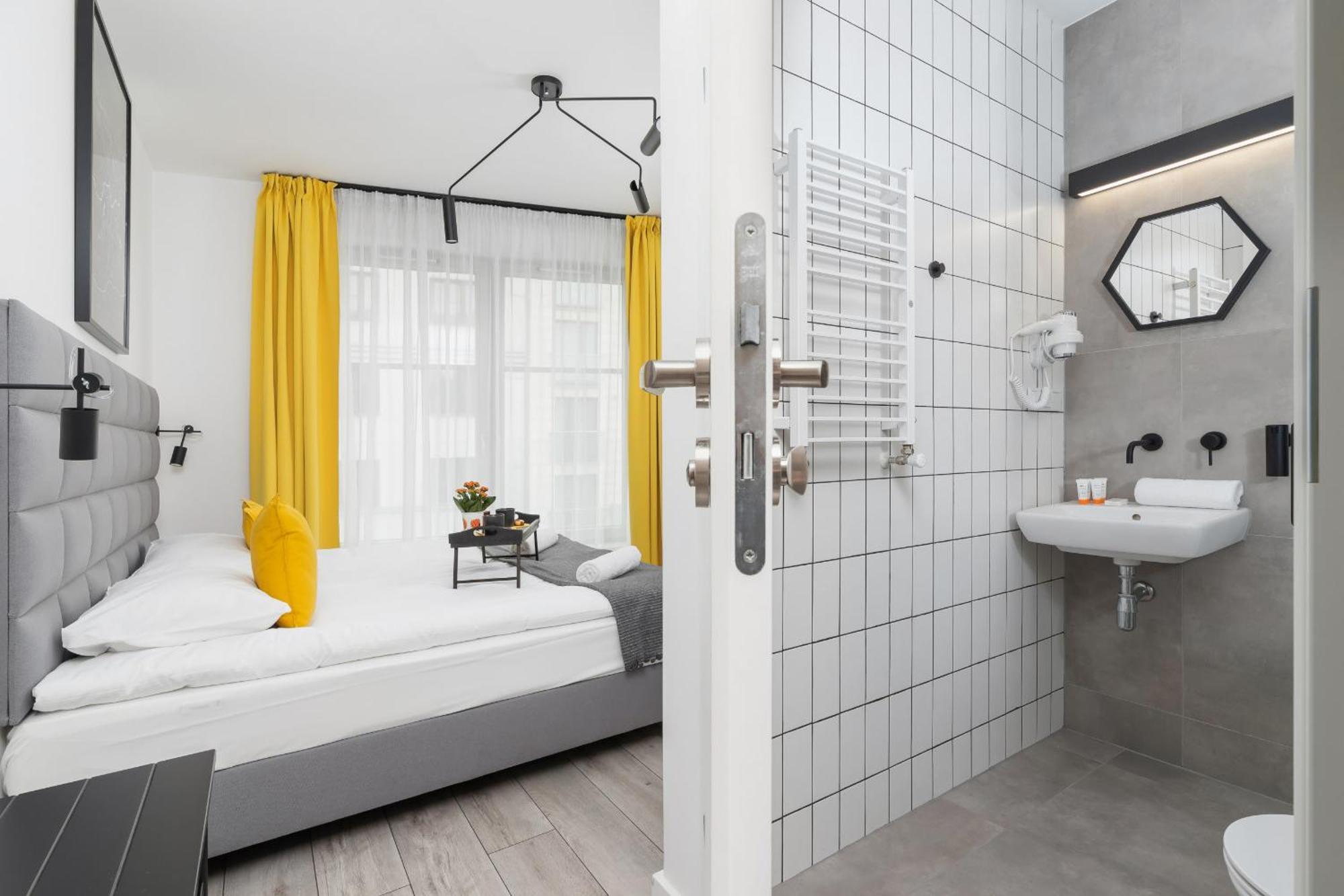 Cracow Miodowa 42 Elegant By Renters Krakow